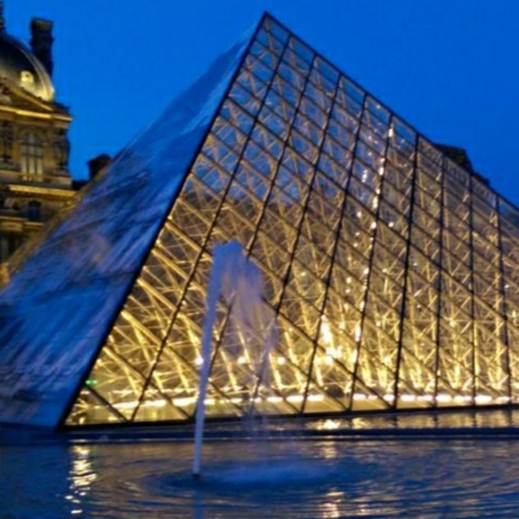 Meet your Posher, Lori - Picture 3 of 3